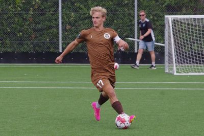 Sune balle ramte overliggeren for Young Boys. Foto: Peter Leth