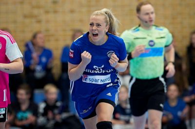 Line Gyldenløve kunne juble over ni scoringer mod Skanderborg, men det var langfra nok til sejr.
