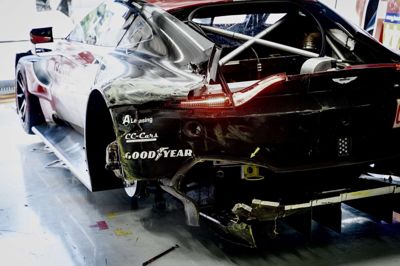 Den beskadigede Aston Martin. Foto: Caroline Sternsdorf