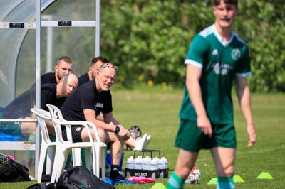 Lemming-træner Lars Dahl fortsætter, selvom holdet rykker ned i serie 1.