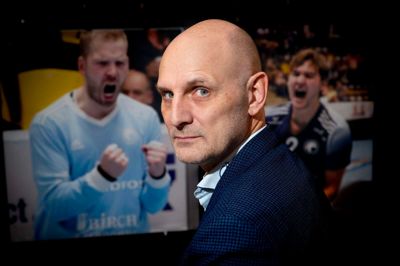BSH-direktør Jesper Schou kan ikke mindes lignende episoder ved håndboldkampe, og han peger på, at det også kan være en gruppe udefra, der stod bag den ubehagelige hændelse efter kampen.