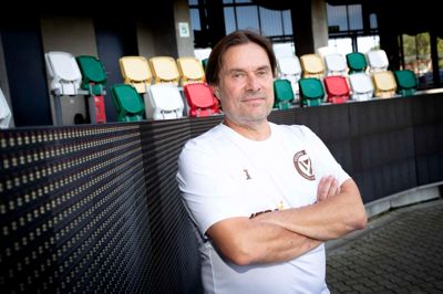 - Jeg har en rolig hånd, men det er klart, at den bedste måde at undgå nedrykning på er at komme i oprykningsspillet, siger Young Boys-direktør Holger Kristiansen inden sidste spillerunde i grundspillet.
