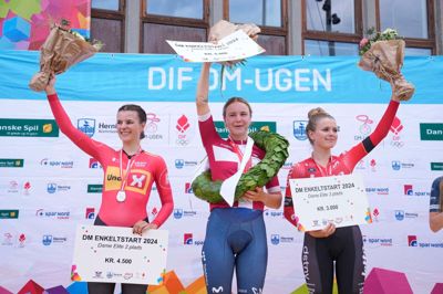 Emma Norsgaard Bjerg (i midten) kunne lade sig hylde i Herning.