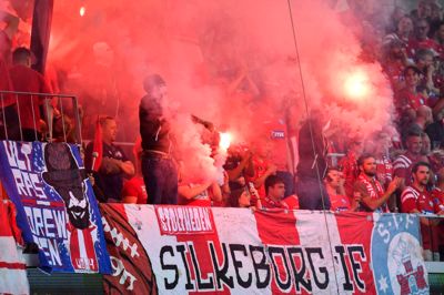 Overvågningskameraer skal nu hjælpe med at fastslå, hvor mange romerlys der var tændt i opgøret mod Molde. I første omgang lød meldingen på omkring 12 romerlys. Foto: Ernst van Norde/Ritzau Scanpix
