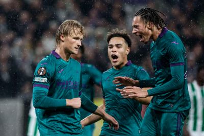 Kasper Dolberg jubler over sit mål mod Ferencvaros