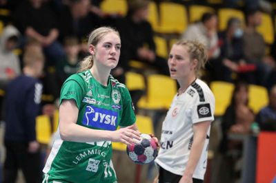 Julie Jensen var vigtig i fraværet af Helene Kindberg. Otte mål scorede hun i opgøret mod Horsens Håndbold. Foto: Martin Ballund