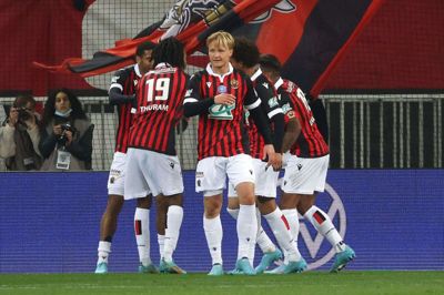 Kasper Dolberg tiljubles af sine hold-kammerater efter scoringen til 2-0. Foto: Ritzau Scanpix