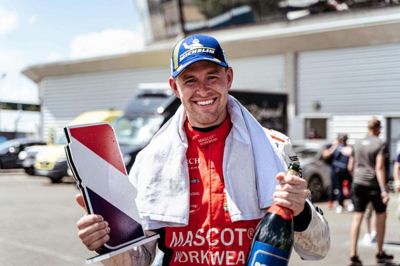 Det blev lige ved og næsten for Kasper H. Jensen i København. Foto: GMB Motorsport