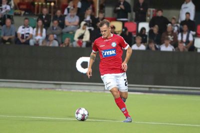 Lukas Engel er med fra start for SIF mod Horsens. Foto: Martin Ballund