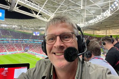 Morten Bruun kom let over Danmarks lidet flatterende exit fra VM i Qatar. Han drog bare videre til den næste kamp. Og den næste. I alt blev det til 30 kampe på 30 dage. Foto: Privatfoto
