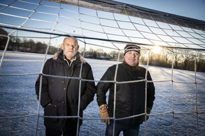 SB-formand Vagn Larsen (t.h.) ses her sammen med klubkoryfæet Stig Nedergaard. Foto: Martin Ballund