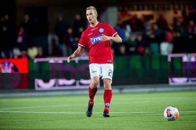 Tobias Salquist rejser med resten af SIF-truppen til opgørene mod Lyngby og FCK. Forsvarsspilleren er tilbage, efter sygdom holdt ham ude af opgøret mod FC Midtjylland.