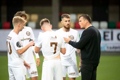 Daniel Sehested (th.) nåede kun en halv sæson som træner i Young Boys FD.