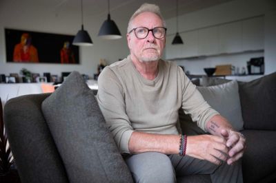 Jan Jørgensen havde svært ved at fortælle omgangskredsen om sin kones død. Især Jettes bedste veninde, som selv får år tidligere havde oplevet stor sorg. - Det var den sværeste opringning, siger han.