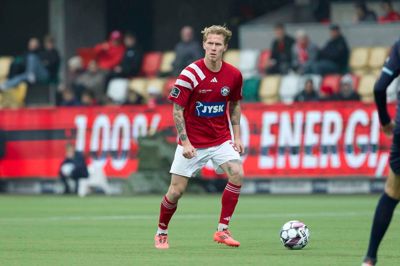 Tonni Adamsen er sent i sin karriere blevet stjerne i Superligaen. I denne sæson har han scoret ni mål for SIF, hvilket placeret ham som nummer to på topscorerlisten. Foto: Ole Nielsen