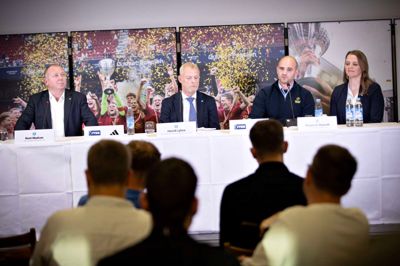 - Hvis man er fan af Silkeborg eller bor i området, må man sætte sin lid til, at det her ikke bare er noget, der er sket »over night«. Man må sætte sin lid til, at der er lavet et godt og grundigt stykke arbejde, der gør, at det her bliver en succesfuld investeringscase, siger sportsøkonom Kenneth Cortsen om de nye ejere af Silkeborg IF.