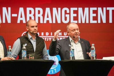 Benjamin Boycott og Kent Madsen (t.h.) stod på podiet foran cirka 200 tilhørere i loungen på Jysk Park.