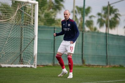 Jens Martin Gammelby, fodboldspiller i Silkeborg IF, fylder 30 år 5. februar. På fødselsdagen er han på vej hjem fra klubbens vintertræningslejr i det sydlige Spanien. Foto: Søren Haulund/Silkeborg IF