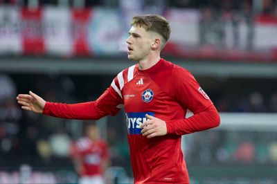 Callum McCowatt scorede mandag for SIF i superligakampen mod Viborg. Tirsdag er han med fra start mod samme klub i en reserveholdskamp.