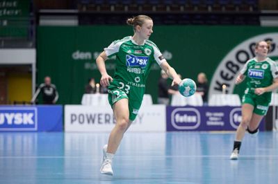 Thilde Frandsen mener, at Silkeborg-Voel solgte sig dyrt mod Nykøbing Falster, der med en 37-31-sejr i Jysk Arena snuppede fjerdepladsen i grundspillet. - Det kan godt være, vi tabte med seks mål, men langt hen ad vejen følte jeg, at vi godt kunne være med. Jeg føler, at vi fik vist, at vi hører til, hvor de gode hold er, siger hun.