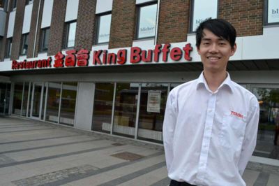 Ole Bitsch. - Vi glæder os til at byde Ikast-borgerne indenfor, siger Jian Ping Ling, medindehaver af Restaurant King Buffet, der åbner i Ikast torsdag den 30. maj