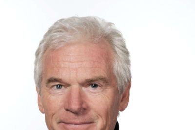 Benny Rytter. Skuespilleren og sangeren Kurt Ravn skal binde historien omkring RemisenBrande sammen, når Brande i juni måned fejrer 100-året som jernbaneby Benny Rytter