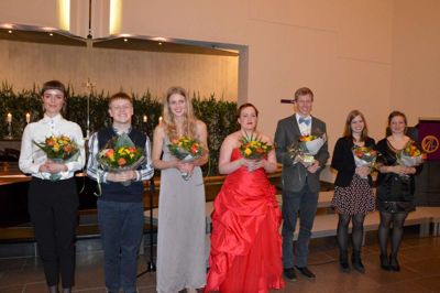 På billedet ses fra venstre Sophie Haagen, Jonas Wallentin Nielsen, Aggi Angel, Simone Sand Victor, Daniel Kjær Nielsen, Anna Christine Bauer og Miriam Winkler Hansen. (foto: Steen Hebsgaard)