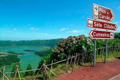 Tvillingesøerne ved Sete Cidades på hovedøen São Miguel fremhæves af mange danskere som noget af det smukkeste på Azorerne.