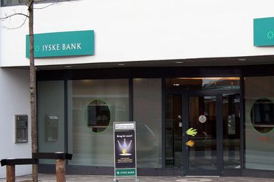Jyske Bank i Ikast og afdelingens tidligere direkør kan ånde lettet op. Pengeinstituttet blev frifundet for alle anklager om dårlig rådgivning. ?Foto: Kim Kristensen