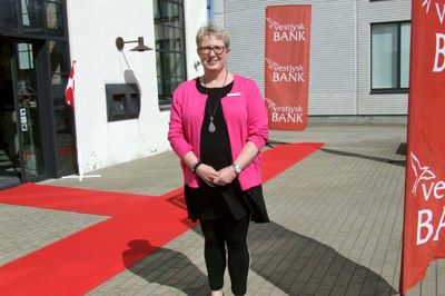 Helle Søndergaard Pedersen har taget vejen fra købmandsdatter til privatkundechef. ?Foto: Flemming Thulstrup