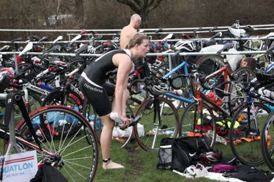 ISK Triatlon er vært, når der fredag og lørdag arrangeres triatlonstævne i Ikast - her et glimt fra sidste år (Foto: Jens Anton Nordestgaard)