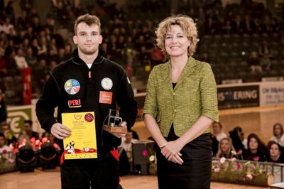 Mathias Uhrth Mortensen fra Ikast vandt DM i Skills i år - her sammen med undervisningsminister Christine Antorini