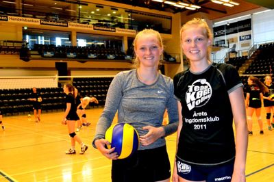 Pernille Mortensen og Emma Stevnsborg håber, at de kan spille sig ind på en plads på U17landsholdet
