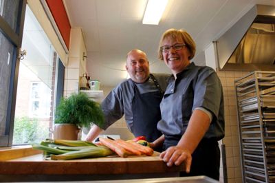 Til at lede Hestlund Efterskoles nye linje 'Gastronomi Ernæring' er ansat Morten Vejen Grøndal fra Silkeborg og Ellen-Marie Middelbo fra Bording