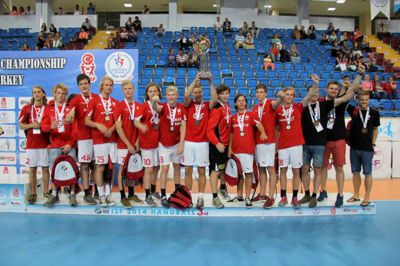 ISI's håndbolddrenge overraskede, da de fightede sig til bronze ved VM i Skolehåndbold i Tyrkiet (Privatfoto)