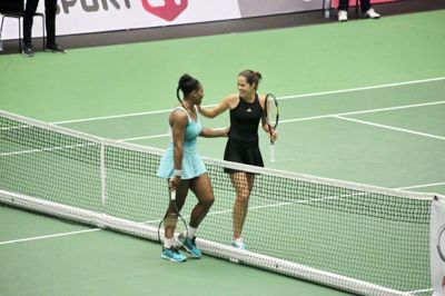 Serena Williams og Ana Ivanovic sørgede for underholdningen ved onsdagens match i Herning. Foto: Jens Anton Nordestgaard