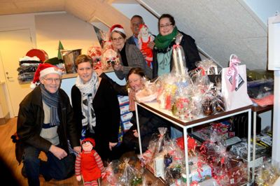 Der er masser af præmier, gaver og gevinster ved Bording Kirkebyes nyeste intiativ - et stort fælles julemarked for hele byen og omegnen, lover initiativtagerne: Ole Baadsgaard, Camilla Brauner, Edel Baadsgaard, Birthe Jensen og Jens Jørgen Jensen.