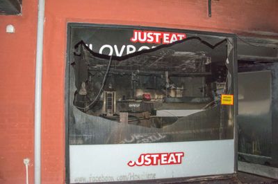 Politiet efterlyser en kunde, der hentede pizzaer forud for pizzeria-branden i Klovborg den 11. januar. ?arkivfoto
