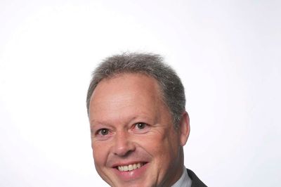 - Jeg har svært ved at se, at det skulle være pengeinstitutternes skyld, at der er kortvarige prisudsving, siger Christian Flensborg, områdedirektør i Den Jyske Sparekasse.