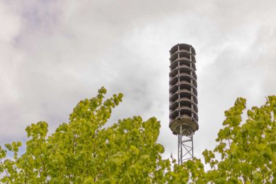 Sirener som denne vil hyle klokken 12 i dag, og hvis man har installeret »Mobilvarsling« på sin mobiltelefon, vil telefonen også give lyd fra sig ved middagstid.?Foto: Colourbox