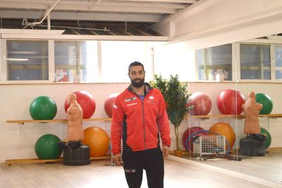 Bestyrer Yavuz Akbina i det nye store holdlokale, hvor zumba-holdene blandt andet får meget bedre plads til at udfolde sig på. ?Foto: Flemming Thulstrup