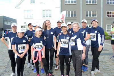 Team Blue Water med løbets ældste deltager, Edit Sørensen i front? foto laila kempel