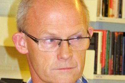 Kristian Ahle (V).