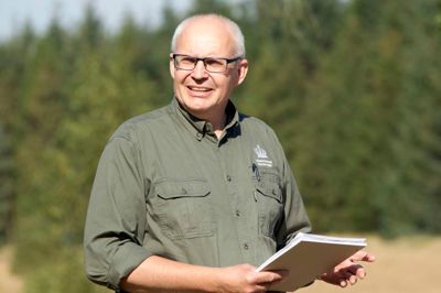 Skovrider Poul Ravnsbæk fra Naturstyrelsen Midtjylland i Feldborg fortsætter som skovrider i Vestjylland og vil altså stadig have ansvaret for blandt andet Feldborgskovene. Foto: Lars Juul