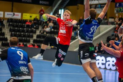 Malte Pedersen banker et af sine seks mål i nettet mod Skive fH. Han blev delt topscorer for HCM i topkampen. Også Anton Bramming og Livio Klausen scorede seks mål, mens Emil Jensen nettede fem gange.