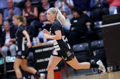 Trine Østergaard og resten af FCM-holdet tog torsdag en sikker sejr på udebane mod København Håndbold. Foto: Henrik Ole Jensen