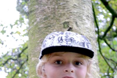Tobias Fjendsbo er en rask lille gut, der ikke sådan uden videre vil lade politikerne lukke hans fristed. Han har sat gang i en underskriftindsamling og er klar til at forsvare sit fristed med rollespilssværdet...?foto laila Kempel