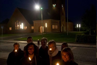En lille arbejdsgruppe vil gerne tænde lys for verdens flygtninge og byde dem velkommen i Ikast ?foto privat