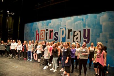 60 piger lagde forleden billet ind på rollen som Tracy Turnblad. ?pr-foto