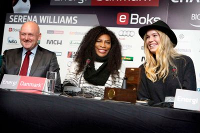 Caroline Wozniacki og Serena Williams til pressemøde i Jyske Bank Boxen Foto: Henrik Ole Jensen